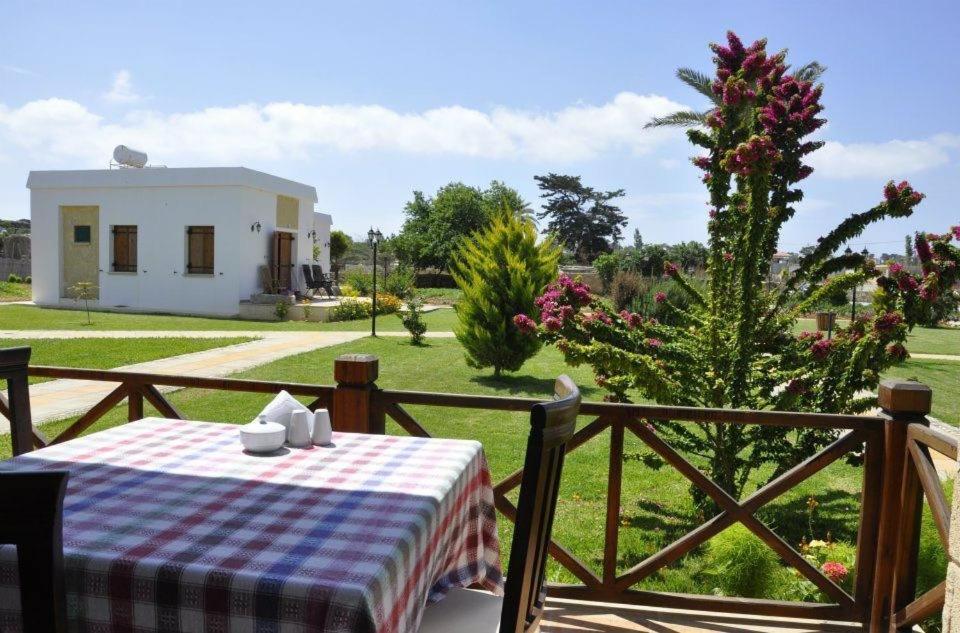 Villa Lembos Hotel Karpaz Rizokarpaso Exteriér fotografie